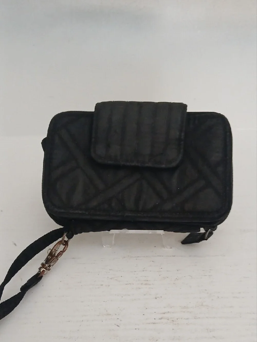 Vera Bradley compact black